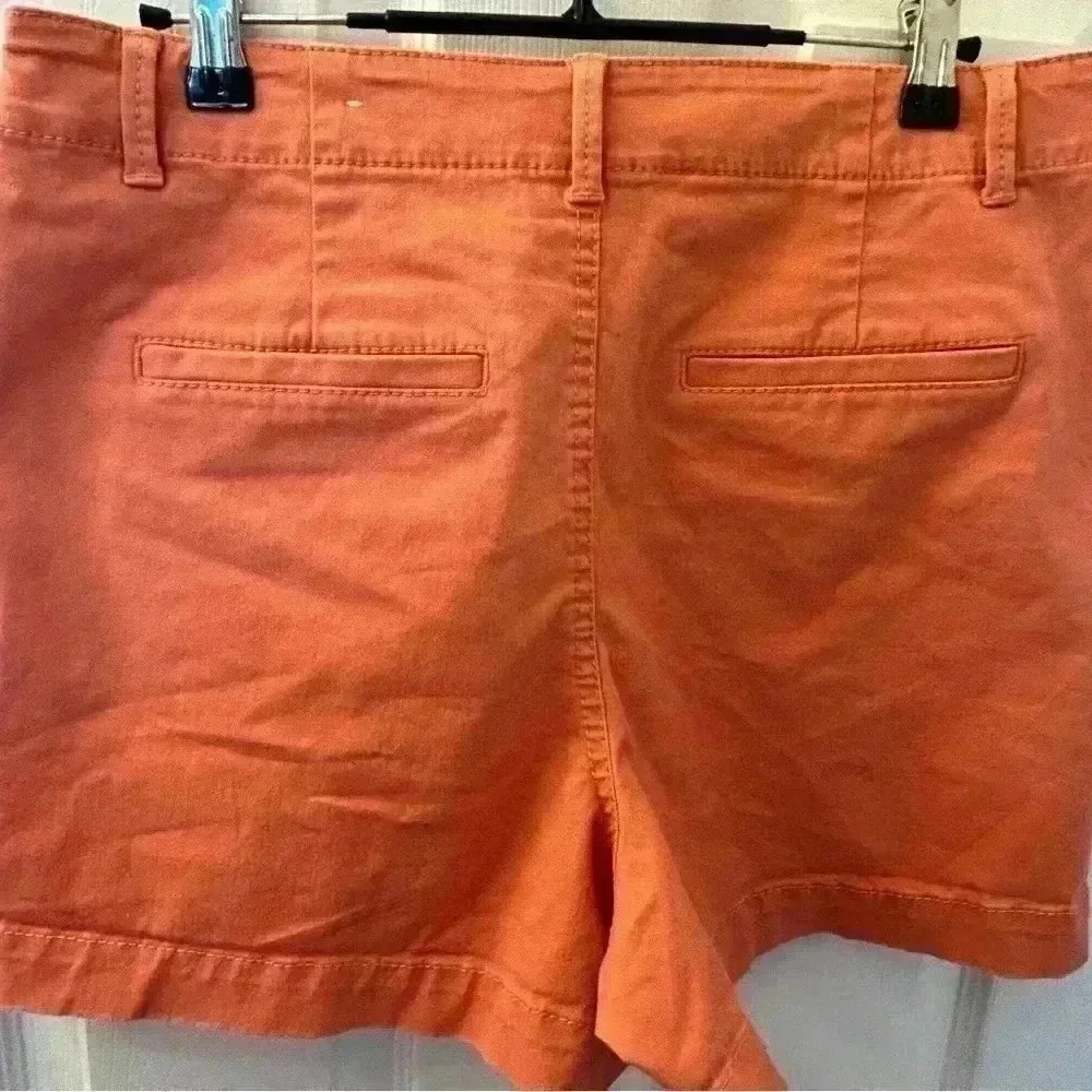 LOFT The Washed Twill Shorts Womens size 8 coral gentle pre-worn. 4” Inseam. - Picture 2 of 6